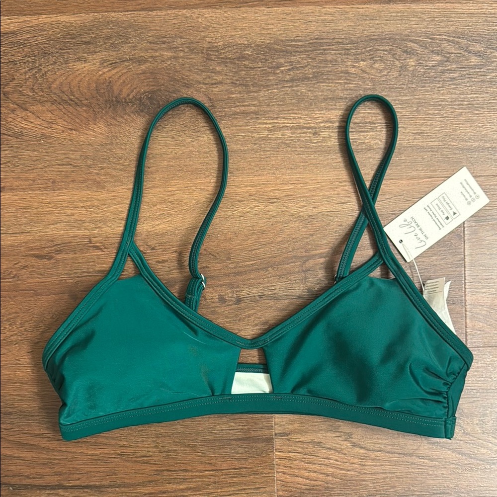 *NWT* Cupshe Green Swim Bra with Adjustable Straps and Keyhole Detail